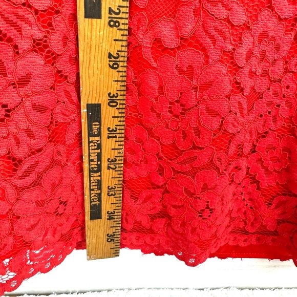 H&M Women’s Red Lace Dress Long sleeve Open Back Knee Length Gold label Sz 4 - Picture 13 of 14